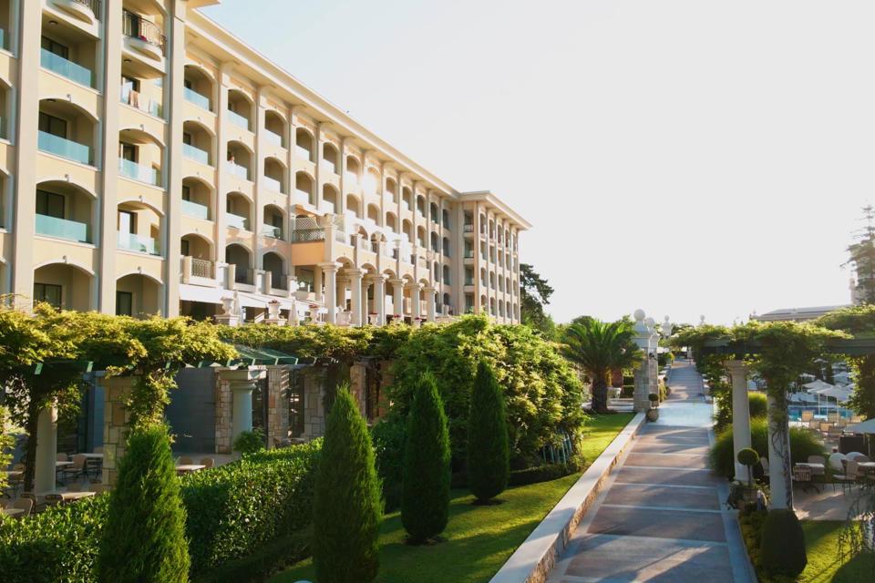 Astor Garden Hotel.jpg
